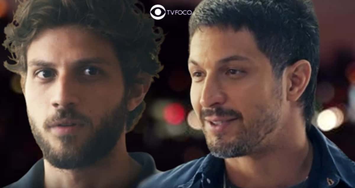Bomba em Travessia - Oto (Romulo Estrela) e Ari (Chay Suede) são irmãos? Mistério causará reviravolta na trama (Foto: Reprodução / Globo / Montagem TV Foco)