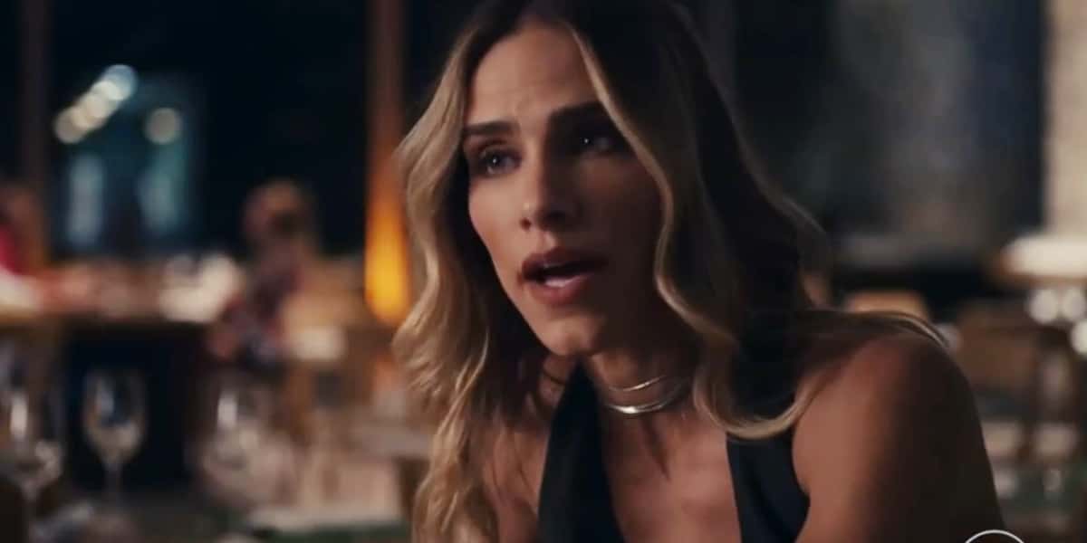 Sara ficará passada com Cidália em Travessia (Foto: Reprodução/Globo)