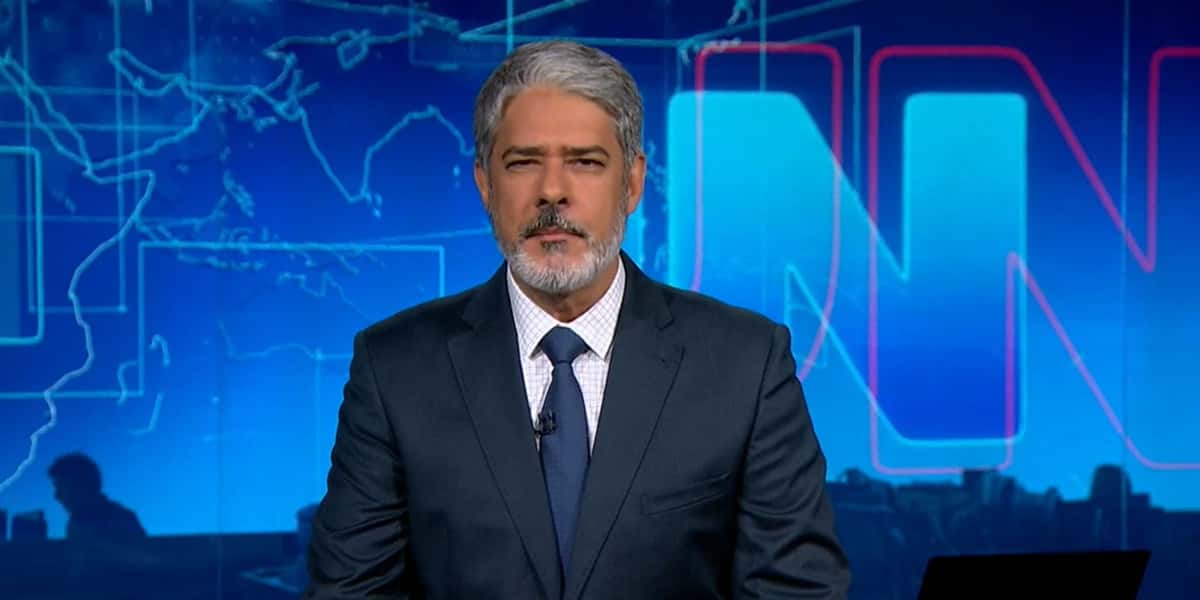 William Bonner ao vivo no Jornal Nacional (Foto: Reprodução)