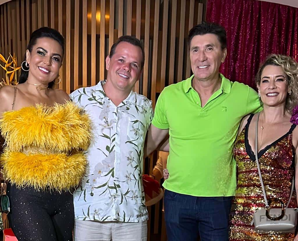 Gardênia Cavalcanti, Marcos Rezende (marido da famosa), Janguiê Diniz e a esposa, Sandra Janguiê (Foto: Divulgação)