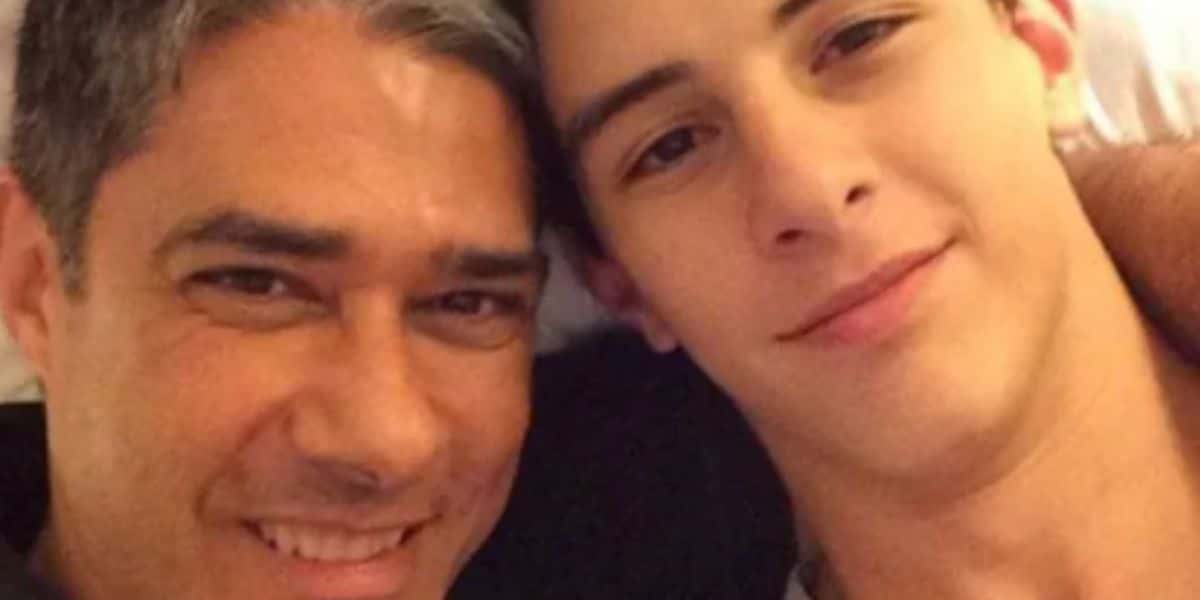 William Bonner foi obrigado a quebrar o silêncio e fez textão para defender o que fizeram com seu filho: "Tão doloroso" - Foto: Reprodução