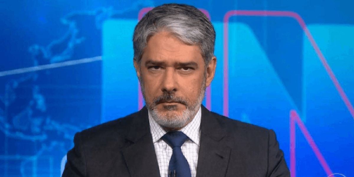 William Bonner ao vivo no Jornal Nacional (Foto: Reprodução)