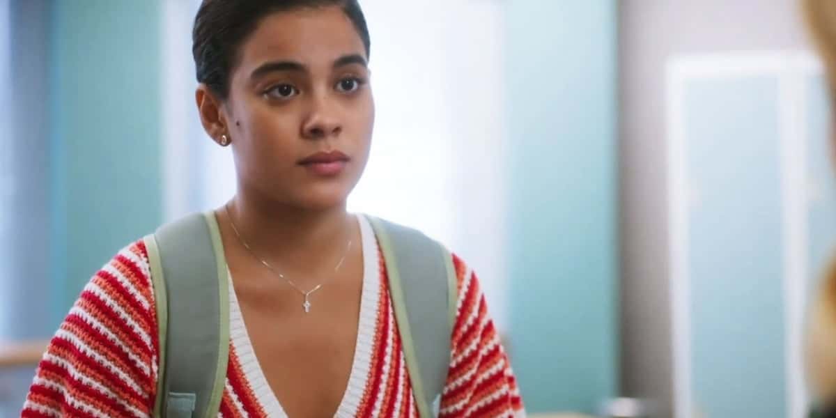 Jenifer (Bella Campos) em Vai na Fé (Foto: Reprodução/Globo)