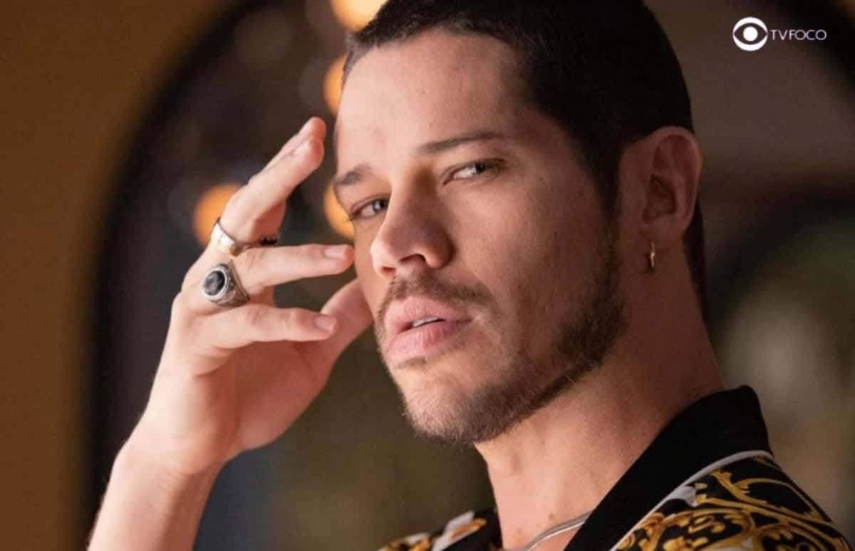 Lui Lorenzo (José Loreto) em Vai Na Fé. (Foto: Reprodução / Globo)