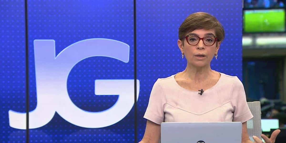 Renata Lo Prete, âncora do Jornal da Globo, abre atração com notícia preocupante e cita programa da concorrência - Foto Reprodução