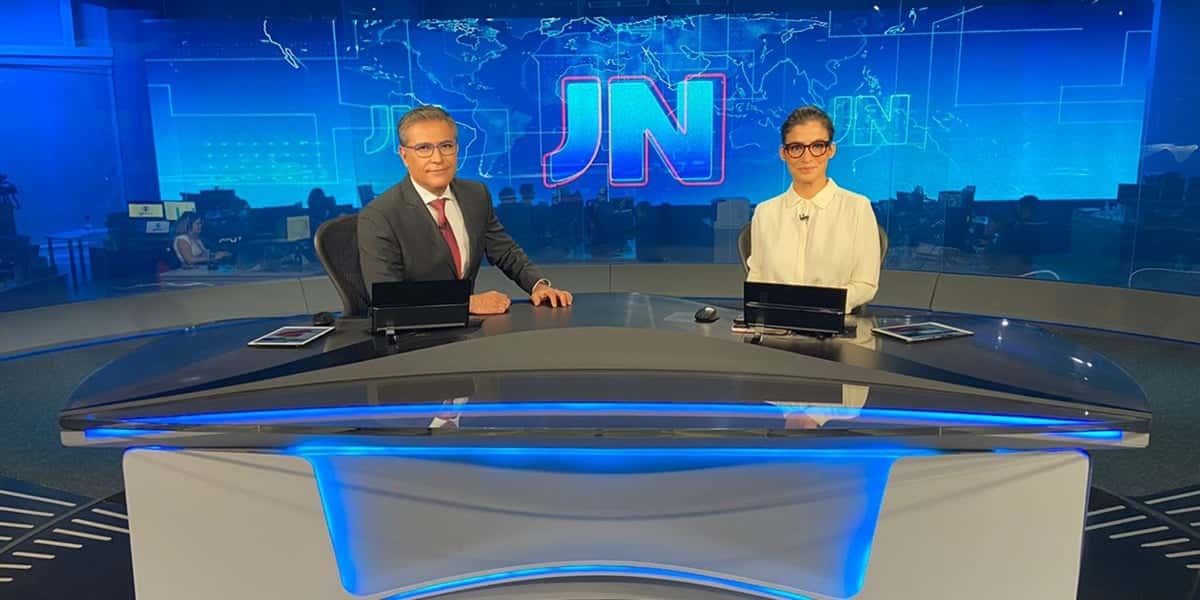 Renata Vasconcellos e Hélter Duarte no Jornal Nacional (Foto: Reprodução)