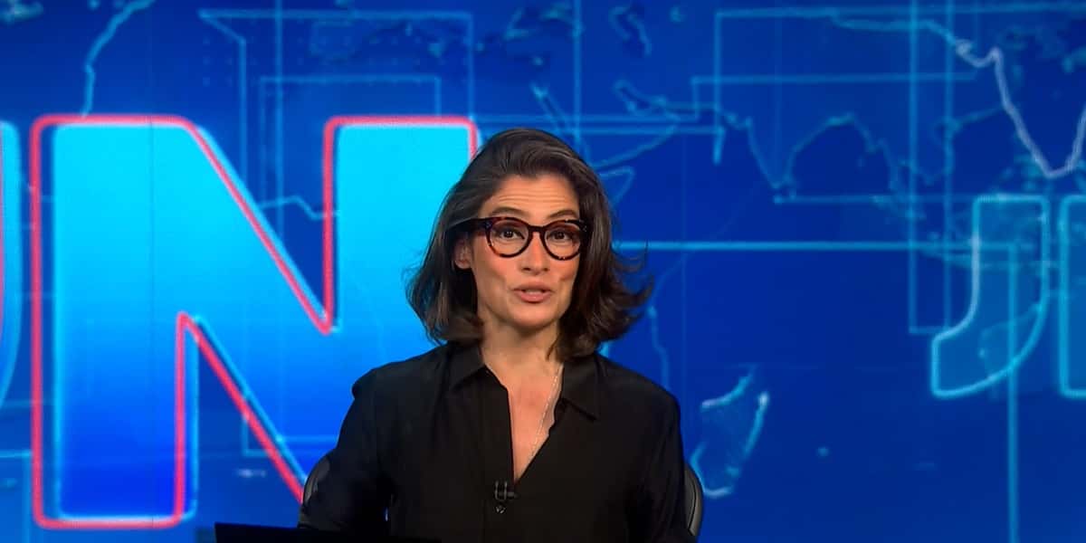 Renata Vasconcellos ao vivo no Jornal Nacional (Foto: Reprodução)