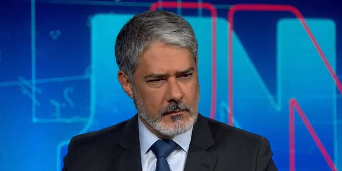 William Bonner ao vivo no "Jornal Nacional" (Foto: Reprodução/TV Globo)