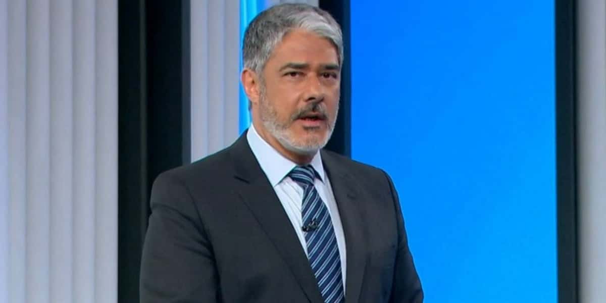 RedeTV! desbancou até William Bonner no "Jornal Nacional" (Foto: Reprodução/TV Globo)