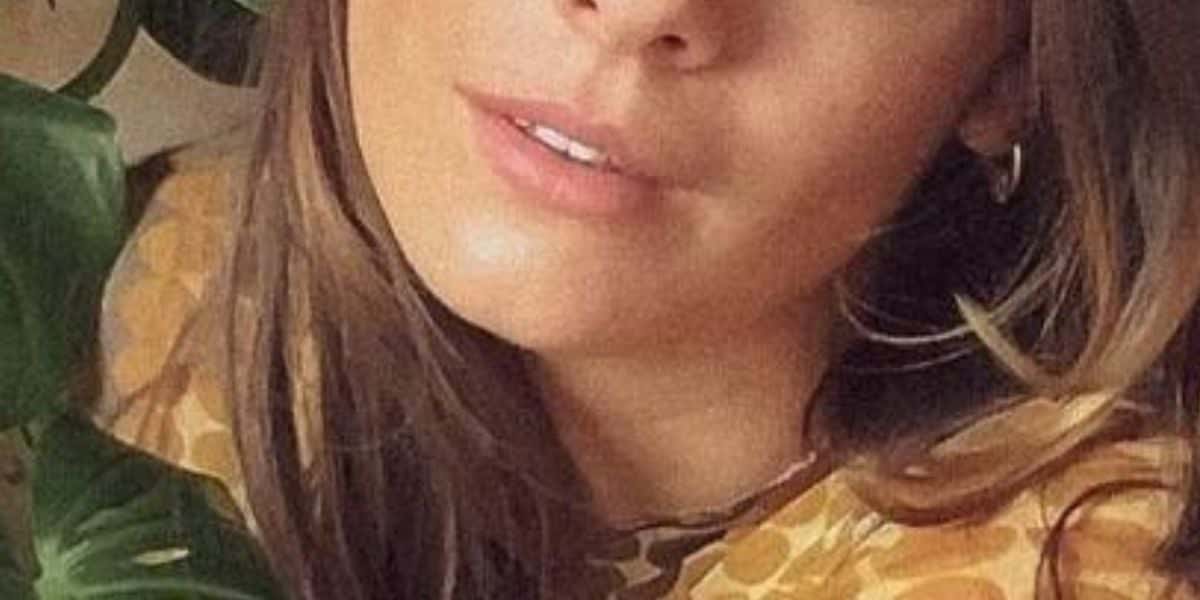 Caitlin Stasey - Foto Reprodução Internet