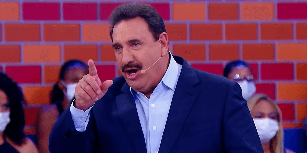 Ratinho sob comando de seu programa no SBT (Foto: Reprodução/ sbt)