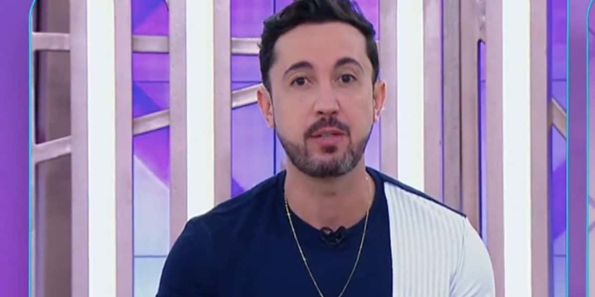Thiago Rocha no Fofocalizando (Foto: Reprodução / SBT)