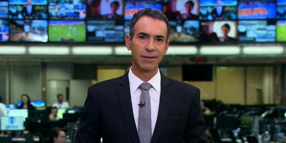 O apresentador na bancada do "Jornal Hoje" (Foto: Reprodução/TV Globo)