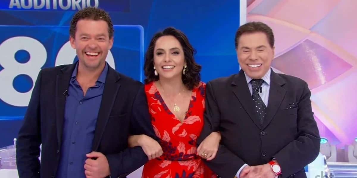 Ex-estrelas da Globo, Fernando Rocha e Izabella Camargo, junto com Silvio Santos (Foto: Reprodução / SBT)