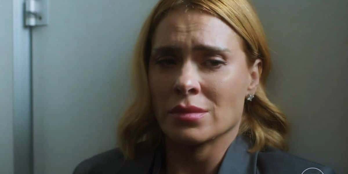 Lumiar se descontrola na novela Vai na Fé (Foto: Reprodução/Globo)