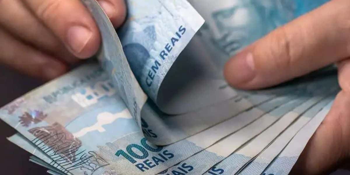 Brasileiros podem sacar até R$ 1,3 mil (Foto: Reprodução / Internet)
