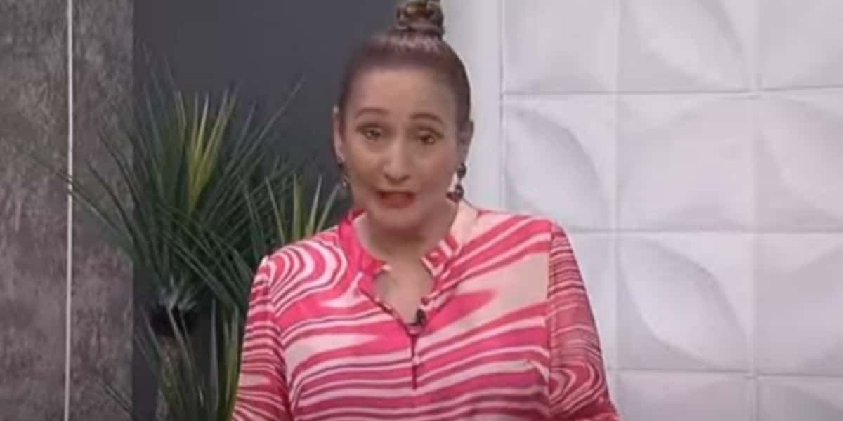 Sonia Abrão no "A Tarde é Sua" (Foto: Reprodução/RedeTV!)