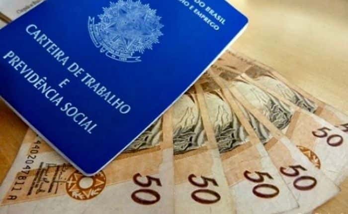Todo trabalhador de carteira assinada tem direito ao FGTS (Foto Reprodução/Internet)