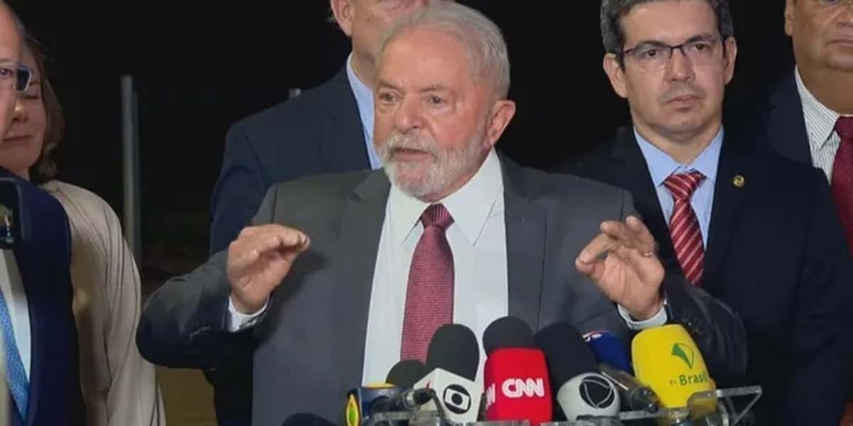 O presidente Lula, do PT, determinou um aumento de 9% no salário dos servidores do Executivo Federal (Foto: Reprodução / TV Globo)
