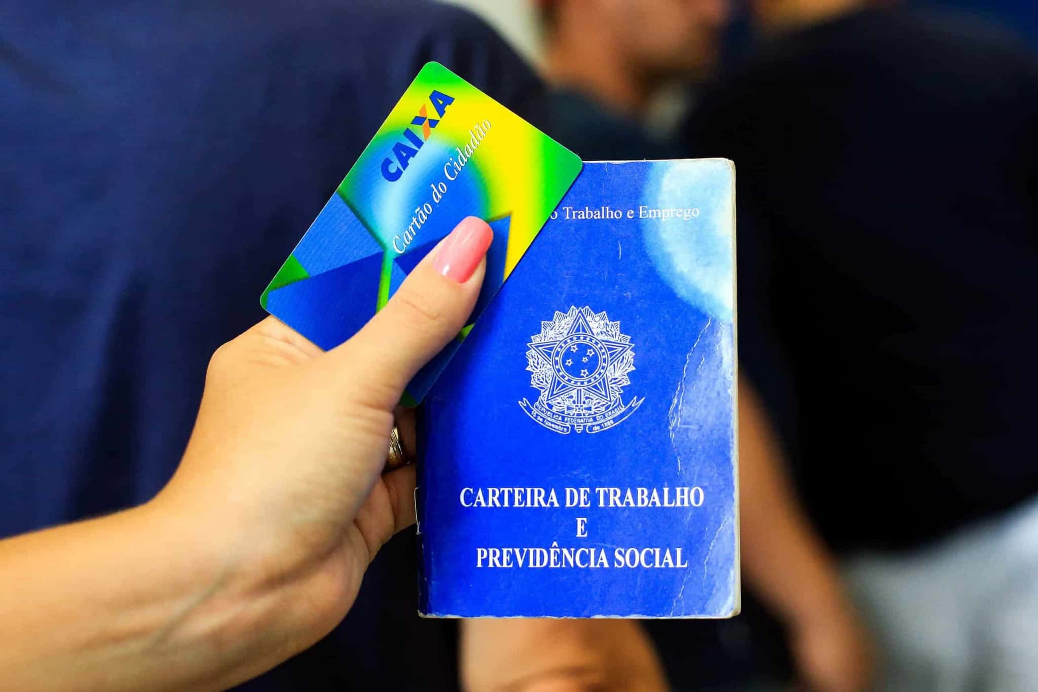 Alerta: Caixa acaba de liberar novo saque de até R$6200 e você precisa ver se tem direito à grana extra(Foto: Reprodução, Caixa Econômica)