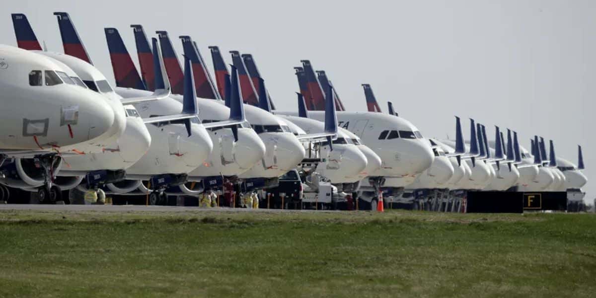 Aviões parados nos tempos de pandemia da Covid-19 (Reprodução - Internet)