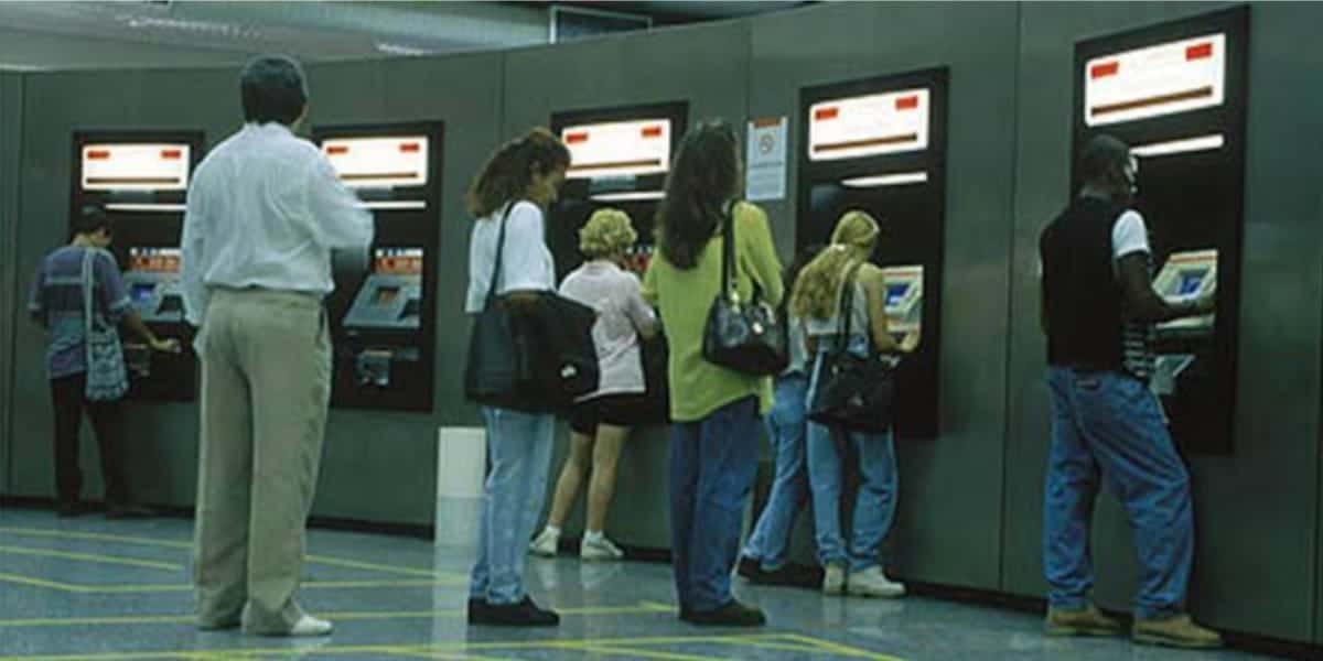 Banco emite comunicado preocupante (Reprodução: Internet)
