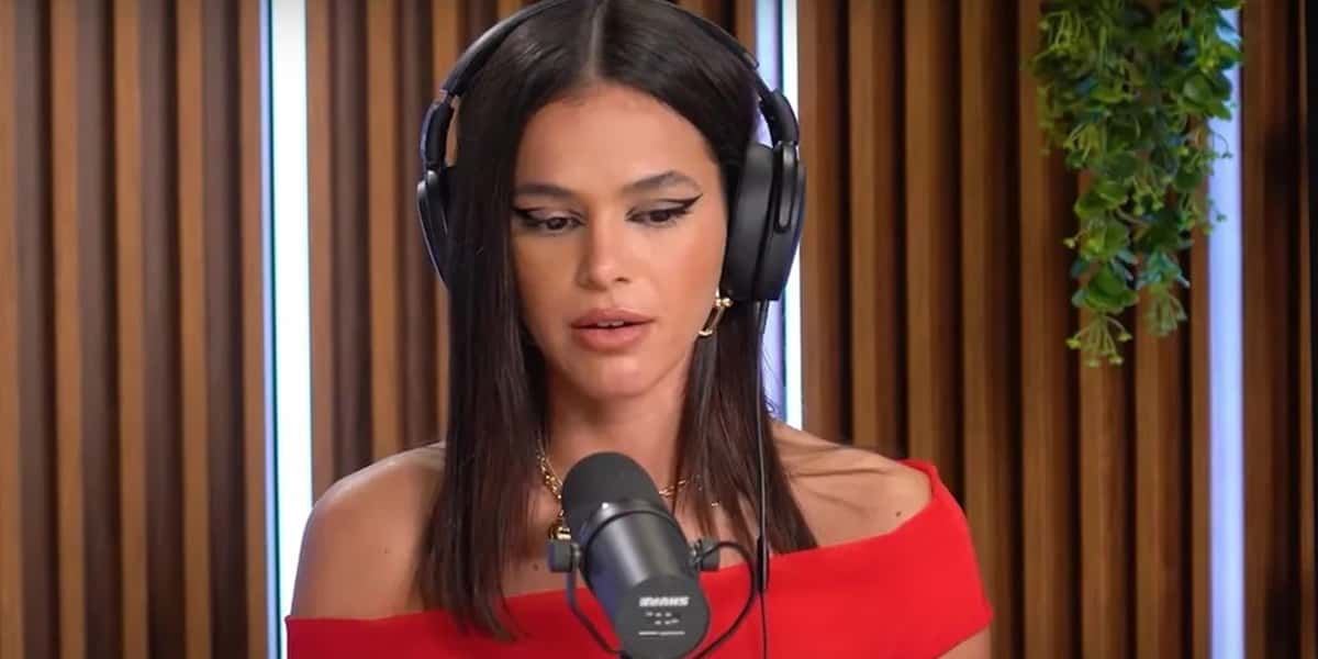 Bruna Marquezine ignorou mensagens de ator de Mulheres Apaixonadas (Foto: Reprodução / YouTube)