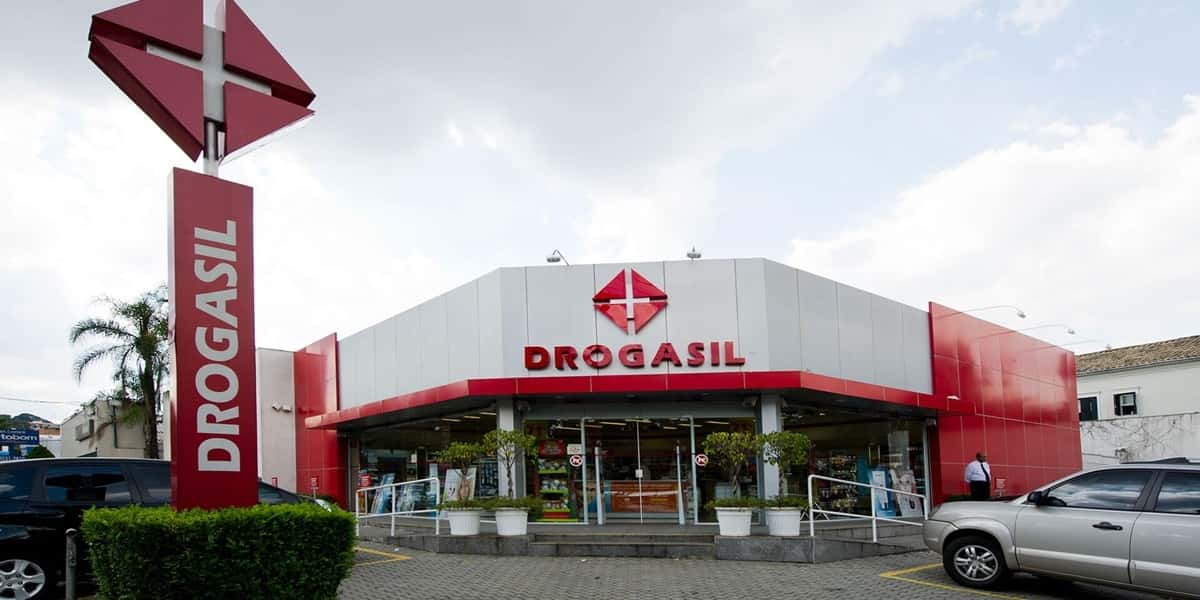 A Drogasil é uma das principais redes de farmácias do país (Foto: Reprodução Internet)