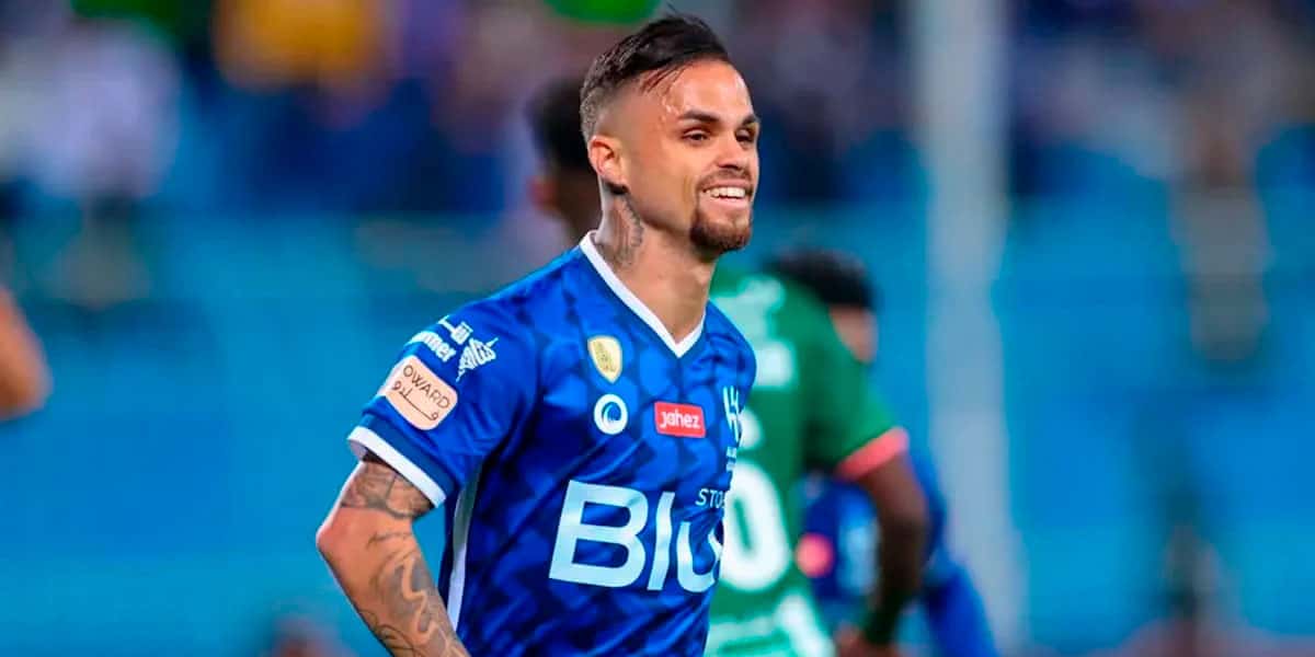 Michael pelo Al-Hilal – Foto: Twitter / @Alhilal_FC