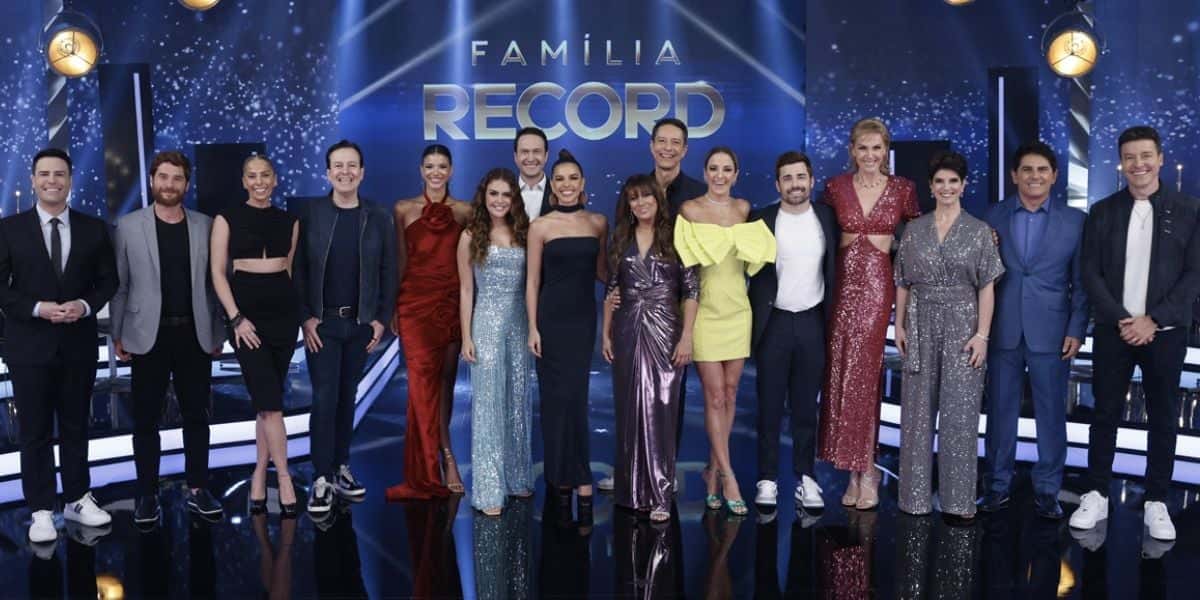 Estrelas em especial de fim de ano (Foto: Reprodução / Record)