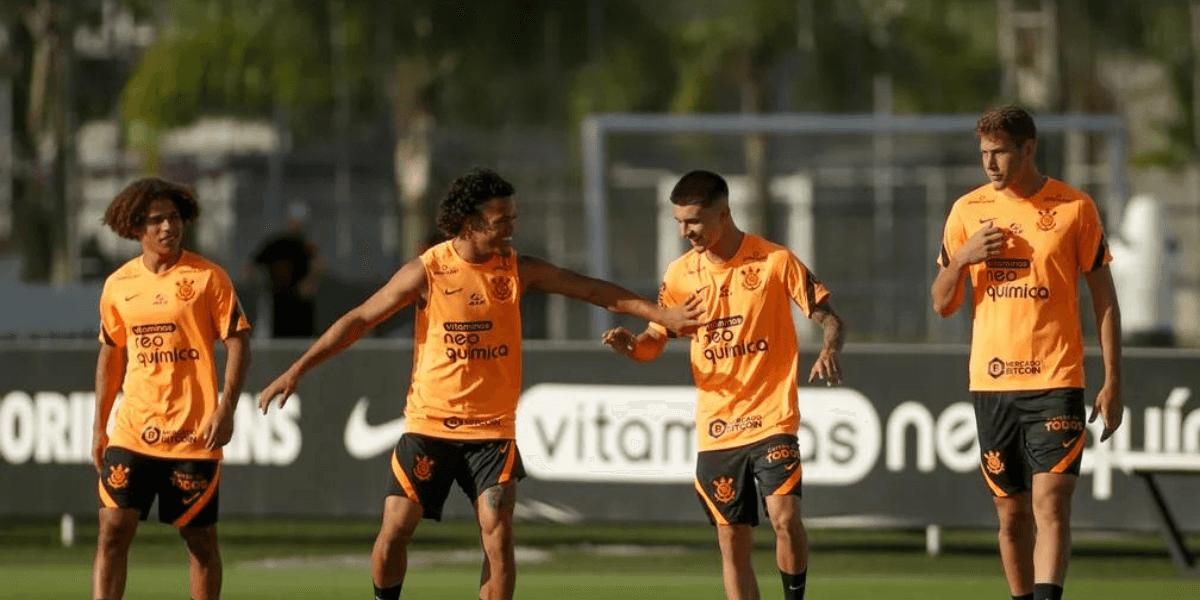 Voando: Luxa tira coelhos da cartola, sobe como foguete no Corinthians e leva torcida ao delírio (Reprodução/Agência Corinthians)
