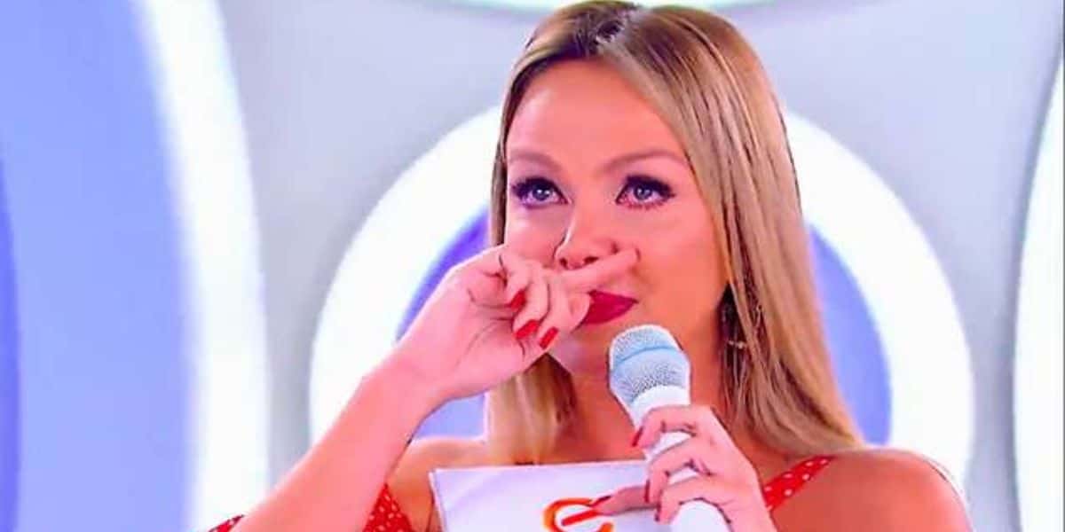 Eliana chorando no SBT - Foto Reprodução Internet