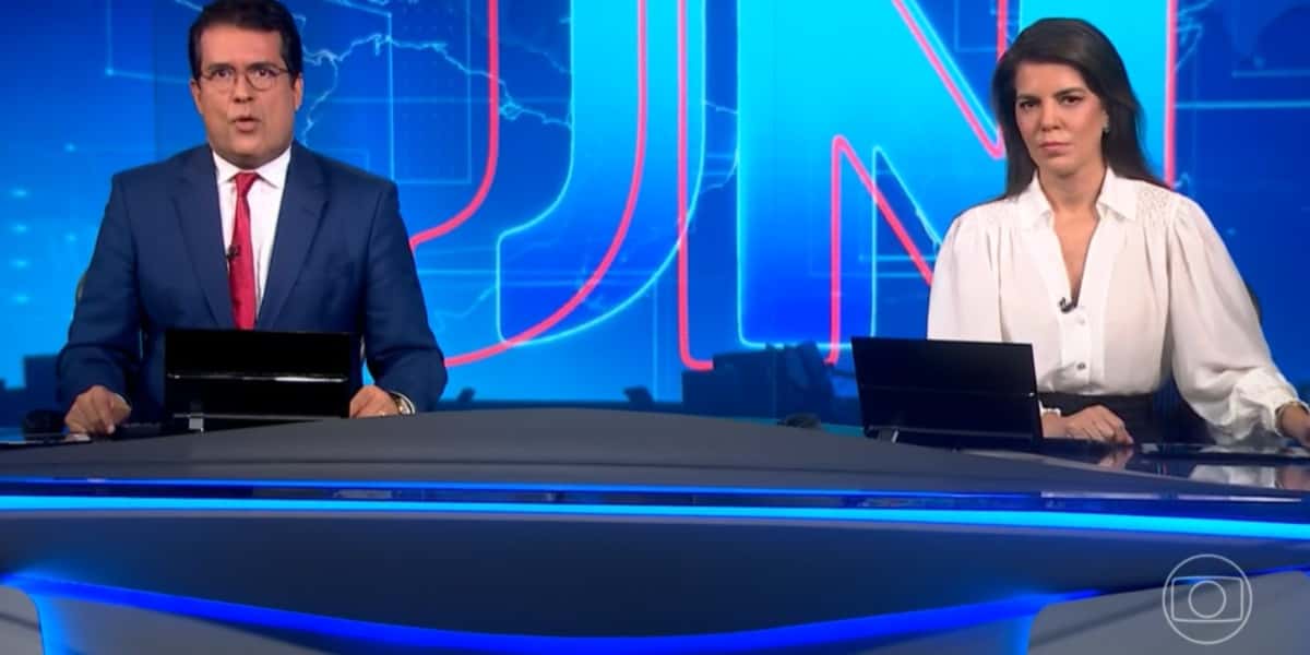 André Trigueiro e Mariana Gross no comando do Jornal Nacional (Foto: Reprodução/ Globo)