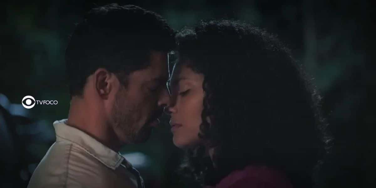 Caio e Aline juntos em Terra e Paixão (Foto: Reprodução / Globo)