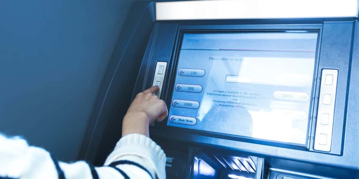 Banco anunciou cobrança de taxa Foto: Reprodução/Freepik