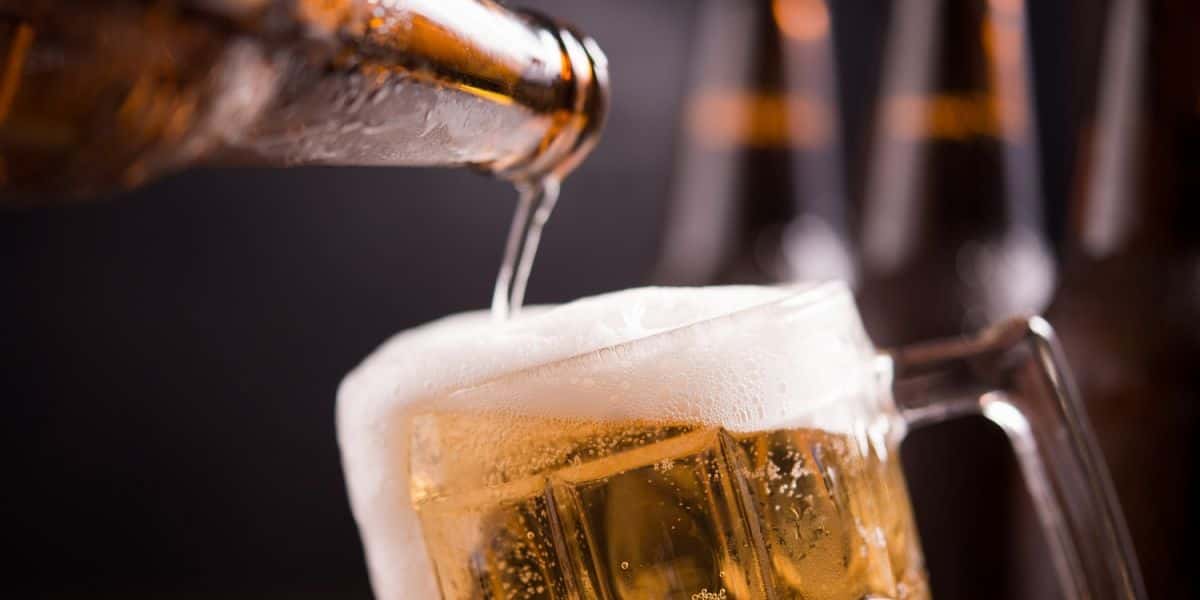 Cerveja sendo servida (Reprodução - Internet)