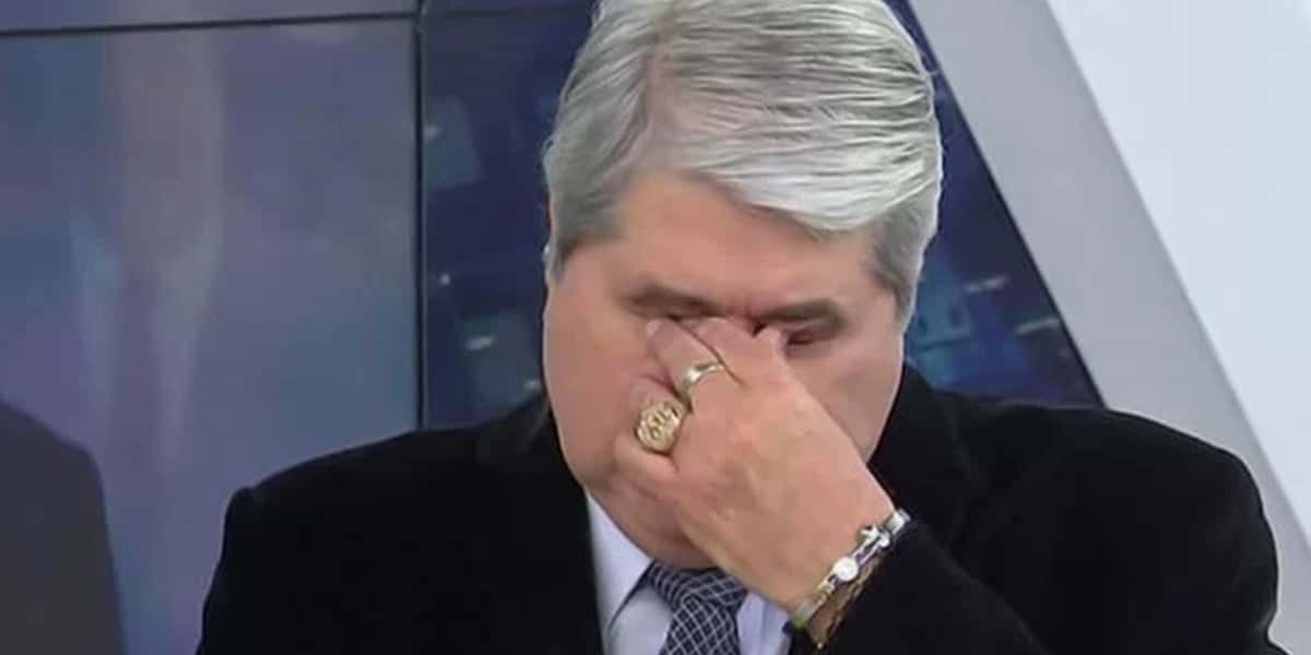Datena chorou durante o Brasil Urgente (Foto: Reprodução / Band)