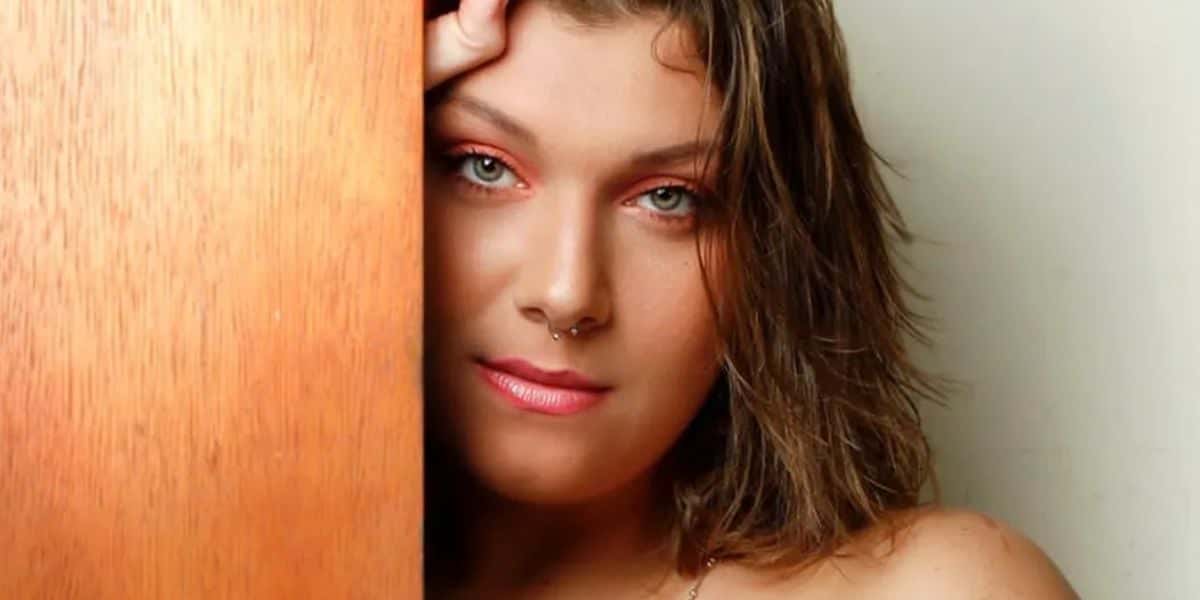 Ingrid Klug será Vânia, funcionária da joalheria da antagonista de Fuzuê. (Foto: Reprodução / Internet)