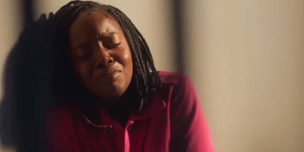 Kate (Clara Moneke) viverá o pior em "Vai na Fé" (Foto: Reprodução/TV Globo)