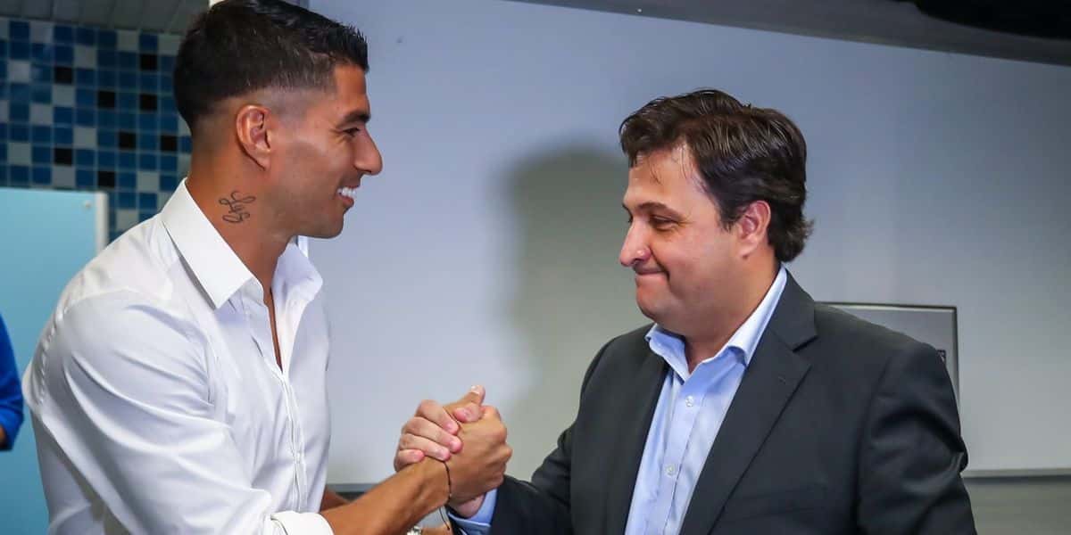 Alberto Guerra e Luis Suárez - (Foto: internet)