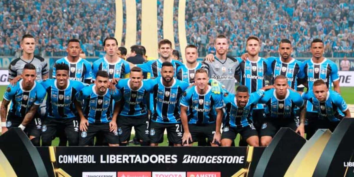 Elenco campeão da Libertadores com o Grêmio em 2017 - (Foto: Internet)