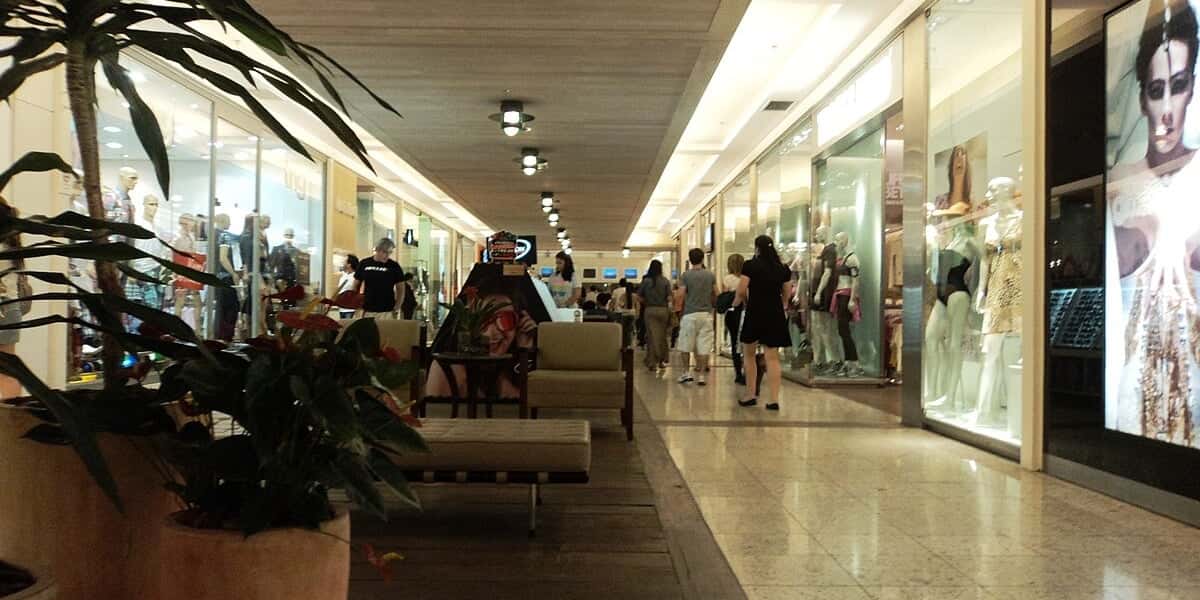 Loja queridinha dos shoppings luta contra falência (Foto: Reprodução/Wikipedia)
