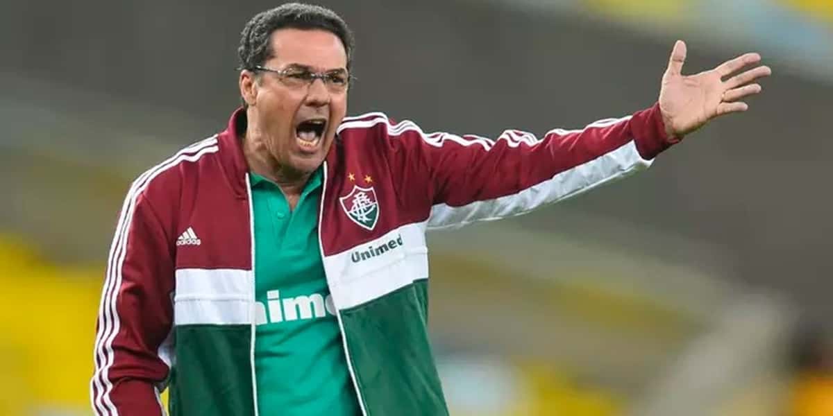 Fluminense passou a perna no Corinthians e levou o técnico Luxa aos prantos (Foto: Reprodução Internet)