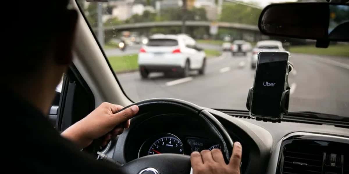 Carros não poderão mais circular na Uber (Foto: Rebecca Maria/Agência O Globo)