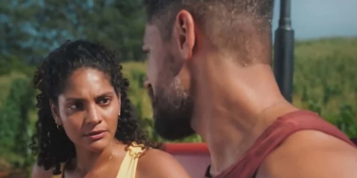 Aline (Bárbara Reis) e Jonatas (Paulo Lessa) em "Terra e Paixão" (Foto: Reprodução/TV Globo)