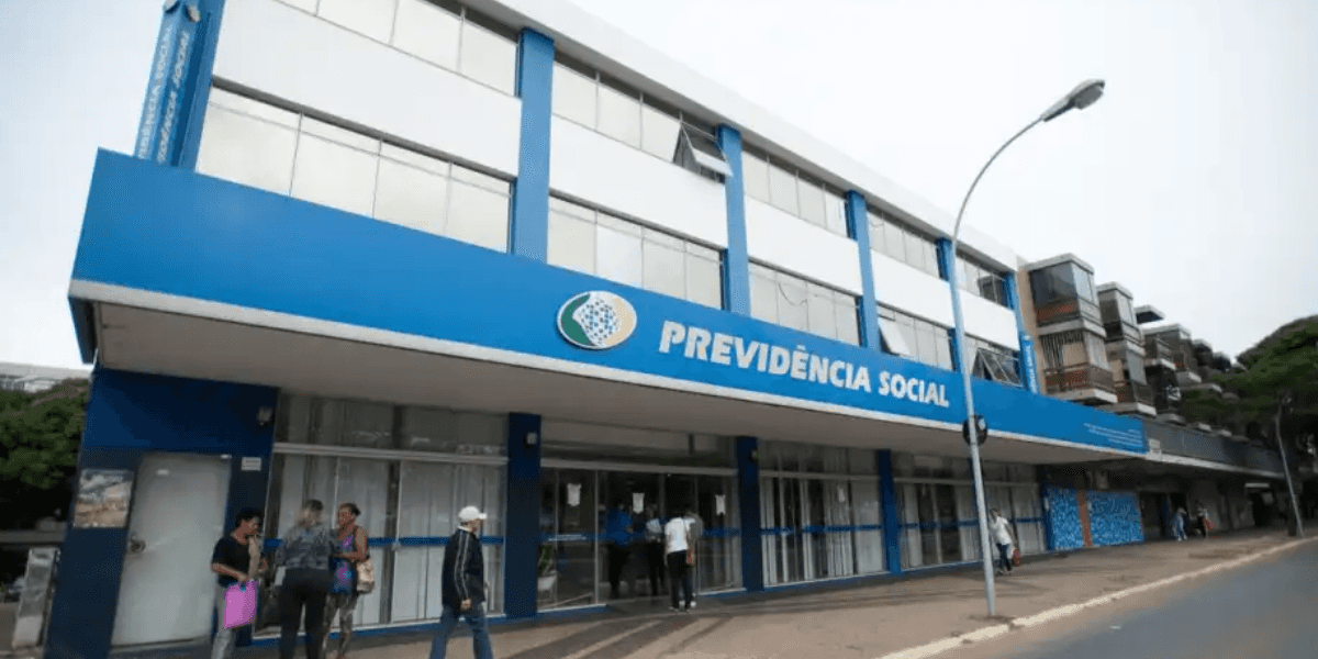 Aposentadoria do INSS imediatamente na sua mão: Dicas INFALÍVEIS para antecipar e conseguir o benefício (Reprodução/Internet)