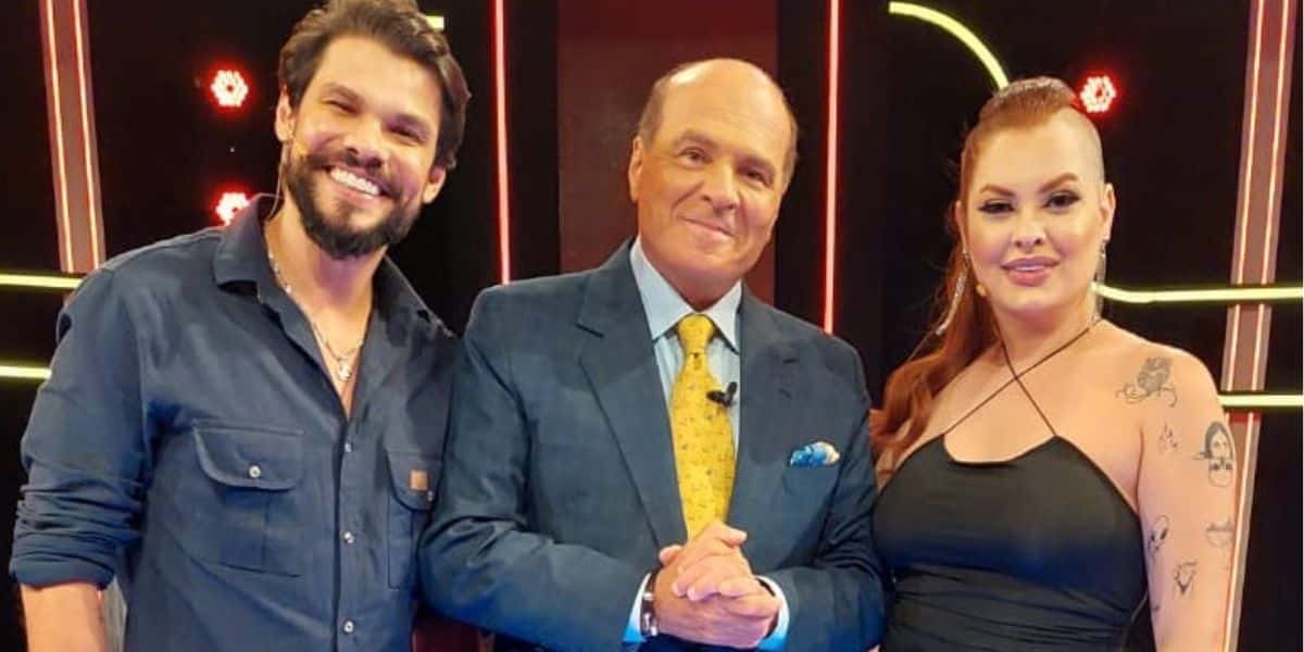 http://tvfoco.uai.com.br/wp-content/uploads/2015/05/Daniela-Mercury.jpg