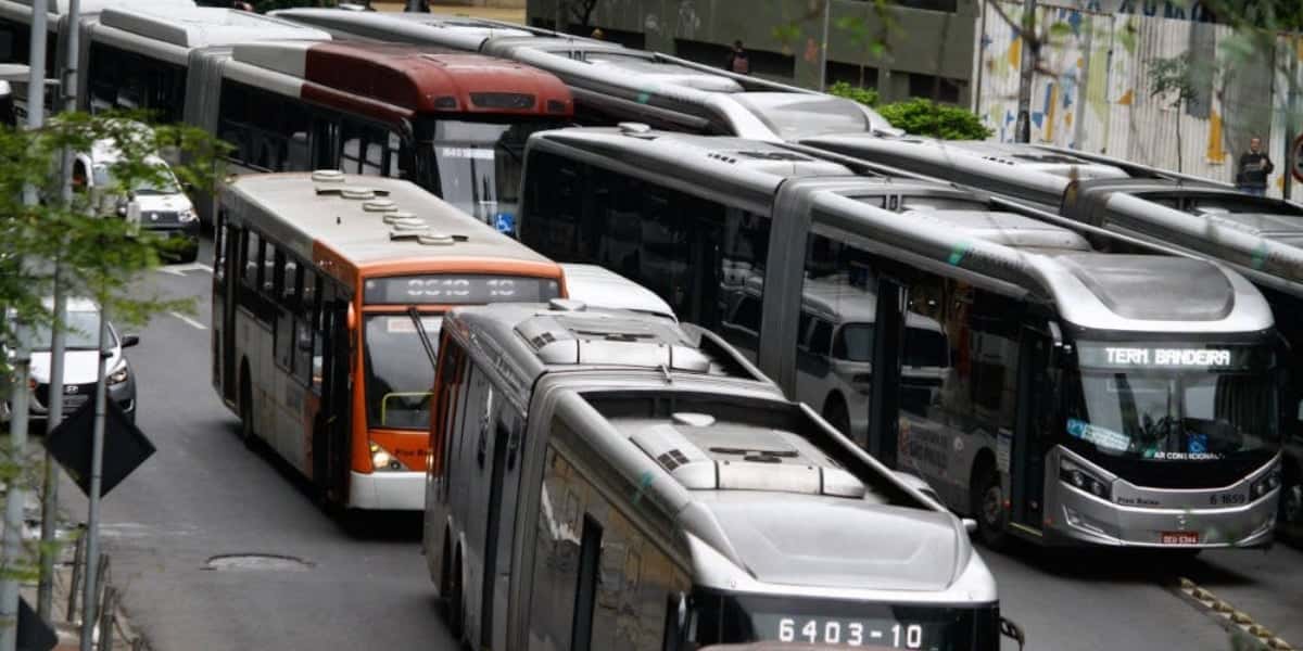 Ônibus de São Paulo podem ter reajuste em 2024 (Foto: Reprodução/Automotive Business)