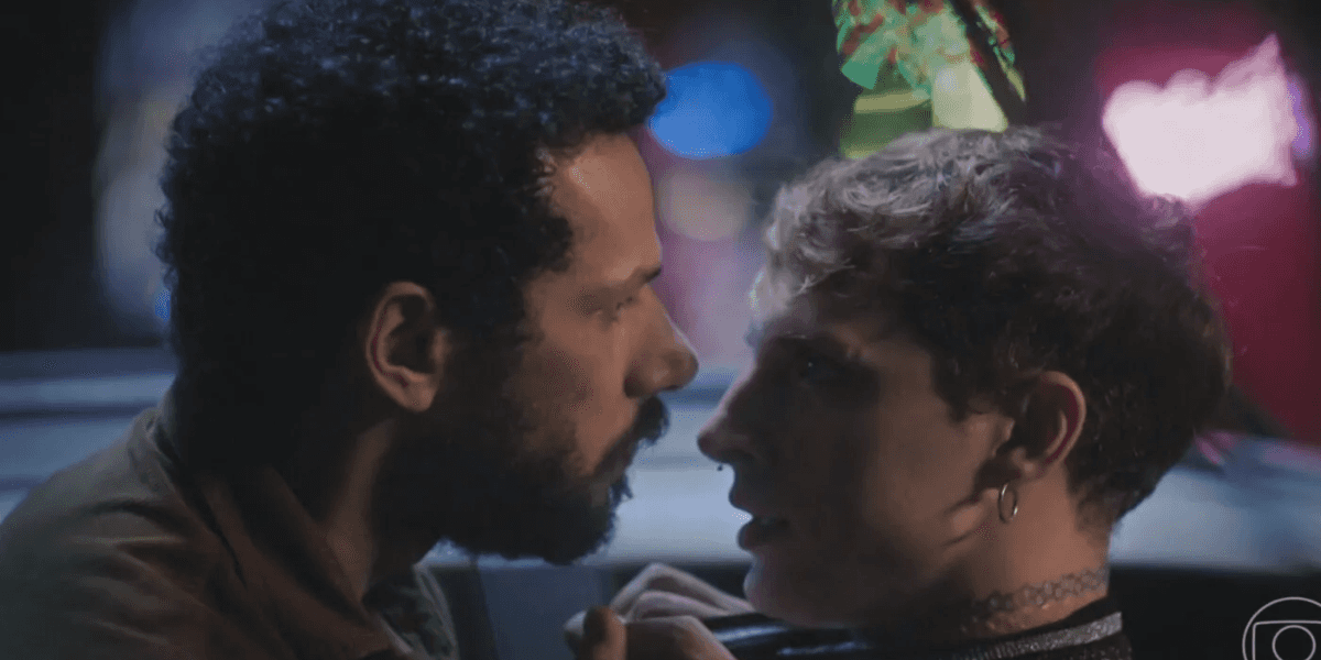Casal Ramiro e Kelvin em Terra e Paixão (Reprodução/Globo)