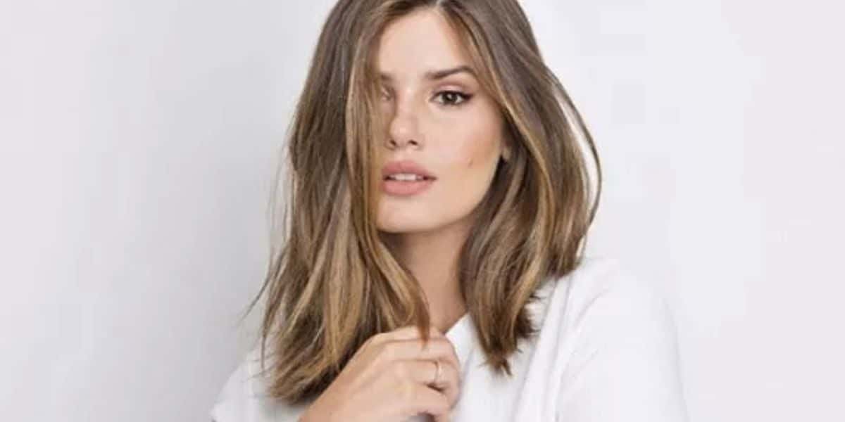 Camila Queiroz com corte Long Bob (Foto: Reprodução / Instagram)